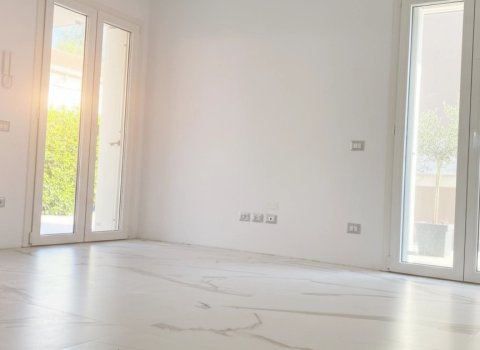 Apartament 3 camere cu gradina | Verona - Italia