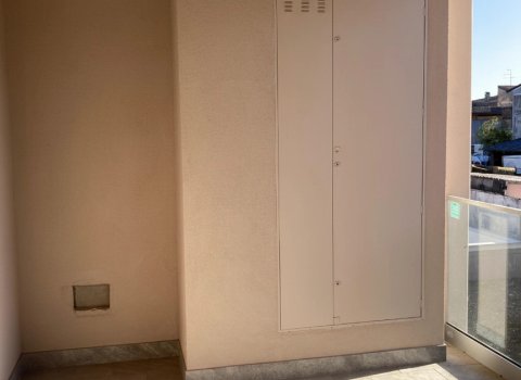 Duplex spatios 5 camere cu 2 bai | Verona - Italia