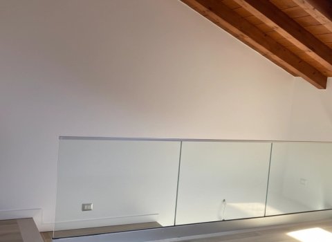 Duplex spatios 5 camere cu 2 bai | Verona - Italia